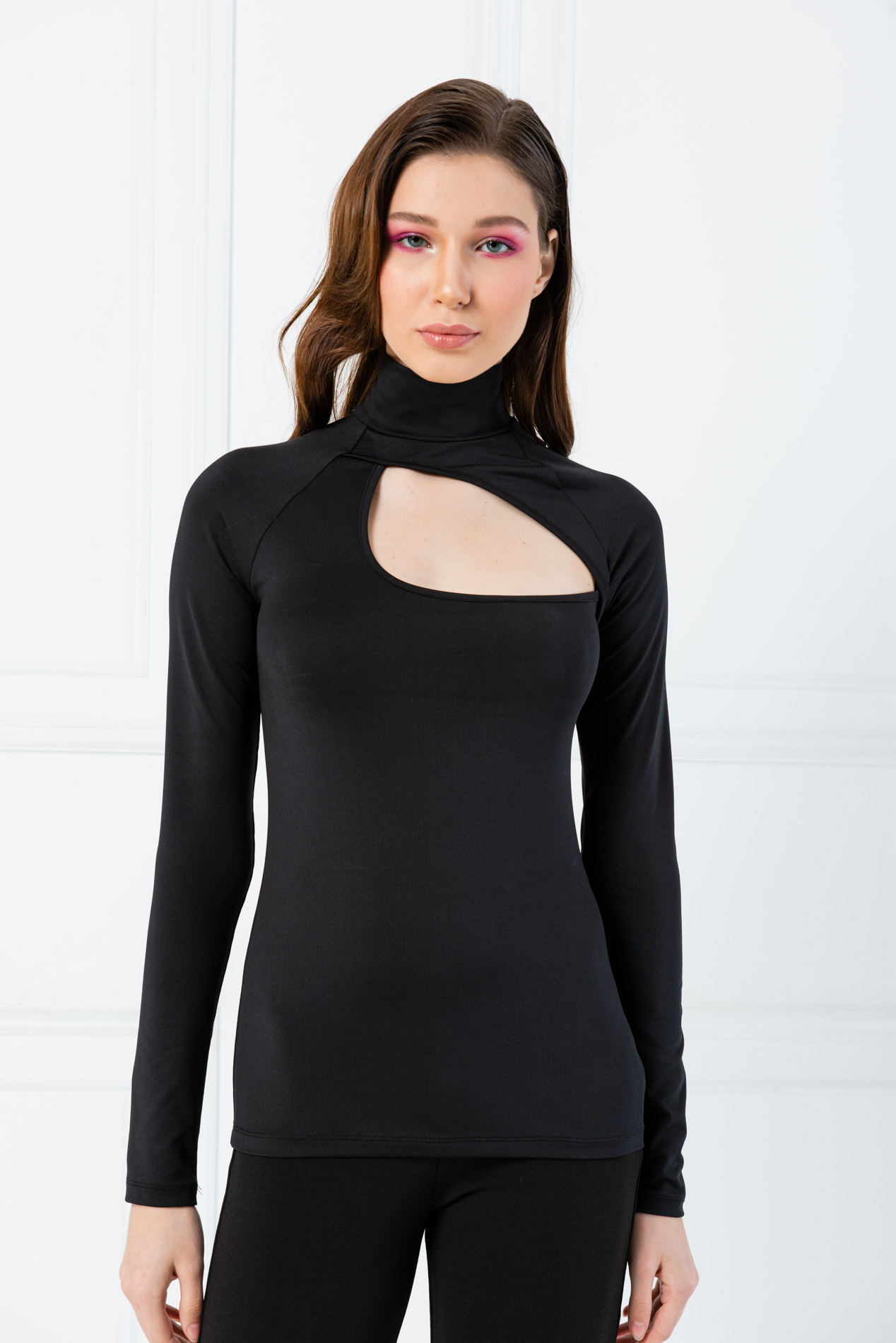 black long sleeve cleavage top