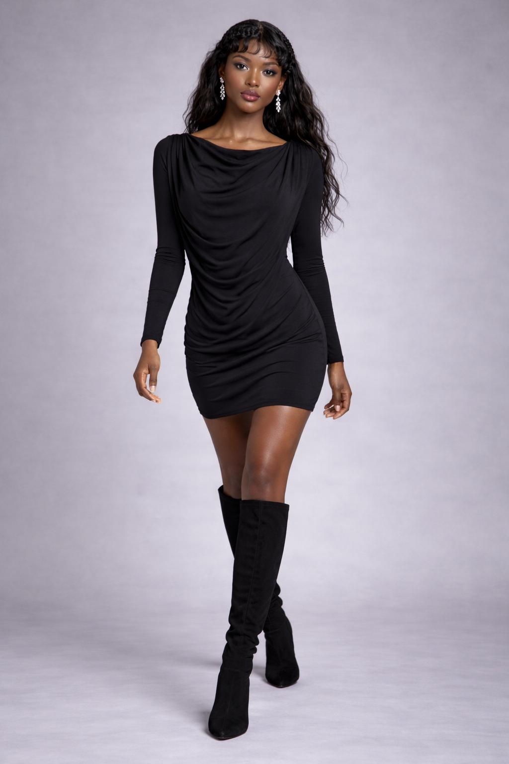 Siyah Sırt Dekolteli Uzun Kollu Dökümlü Elbise