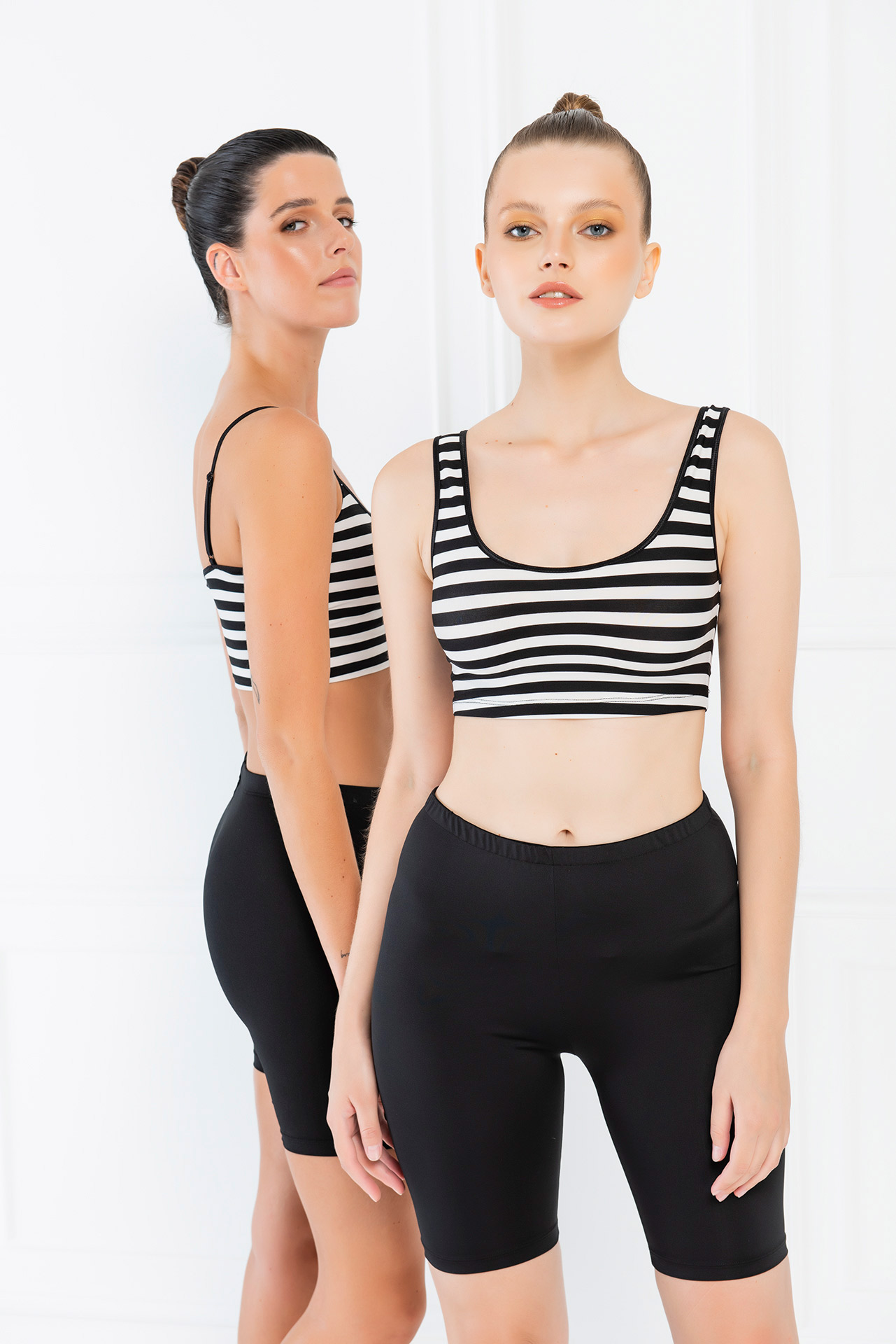 Siyah Offwhite Çizgili Askılı Crop