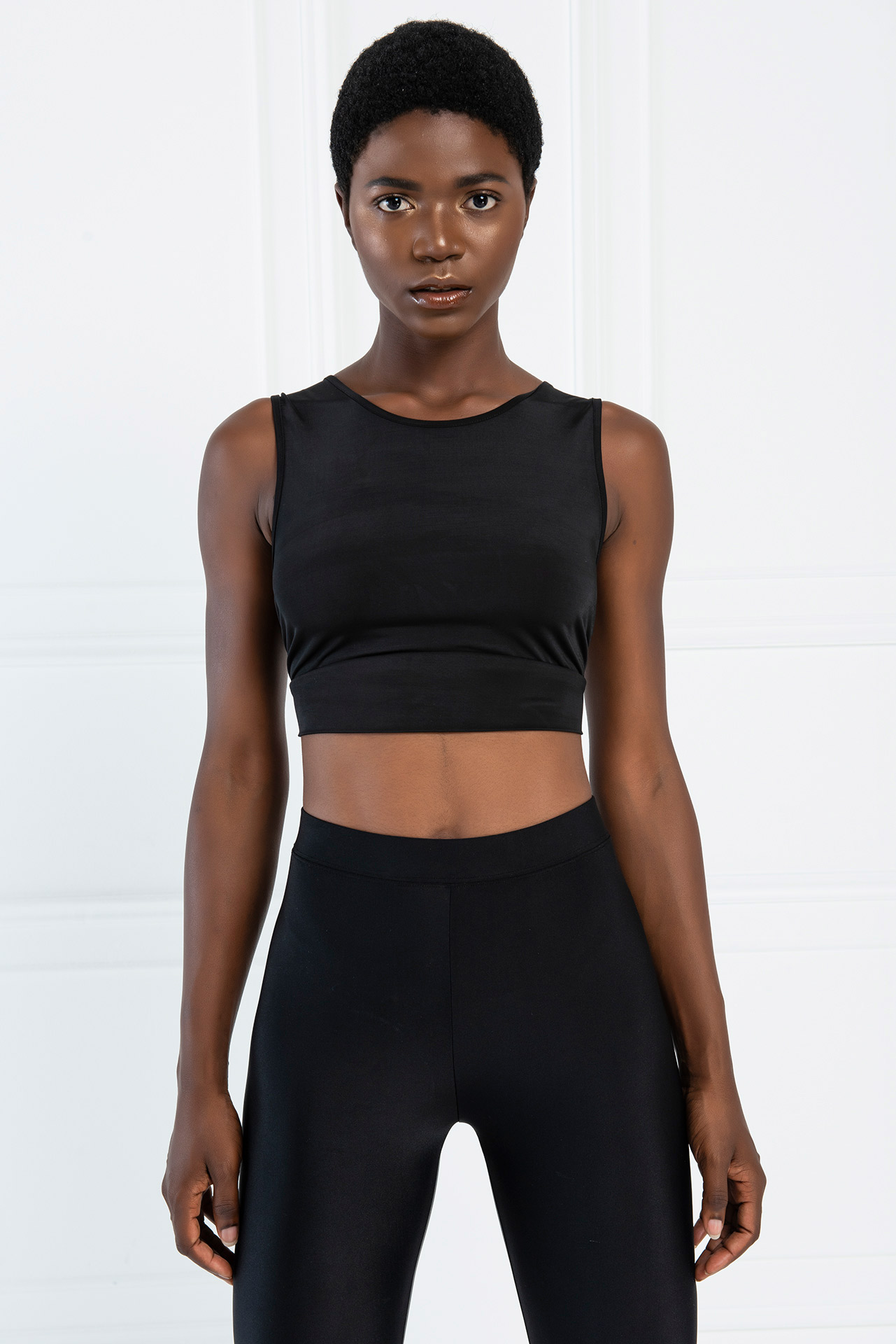 Siyah Sırt Dekolteli Crop Top