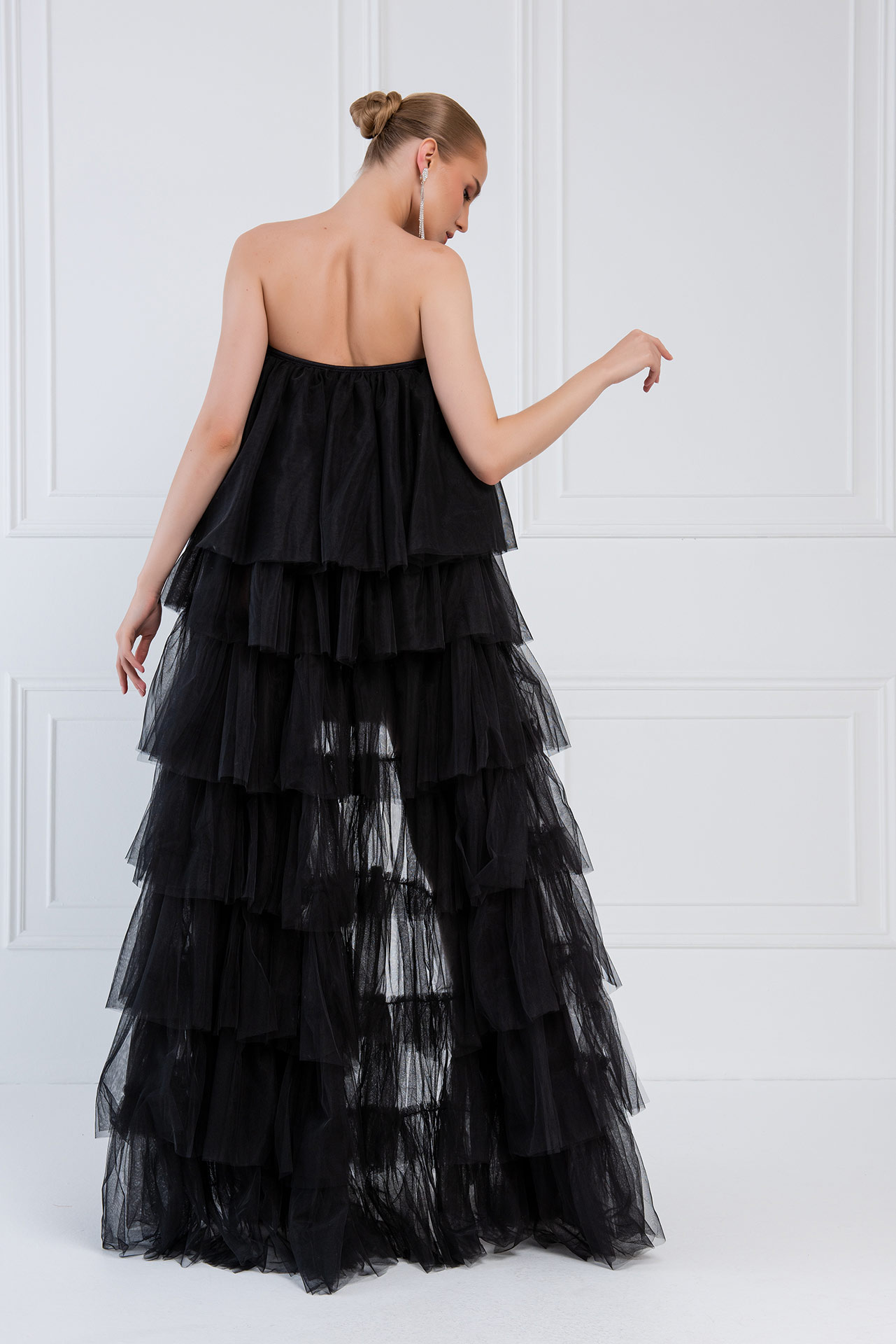 Siyah Önü Kısa Arkası Uzun Volanlı Tül Elbise