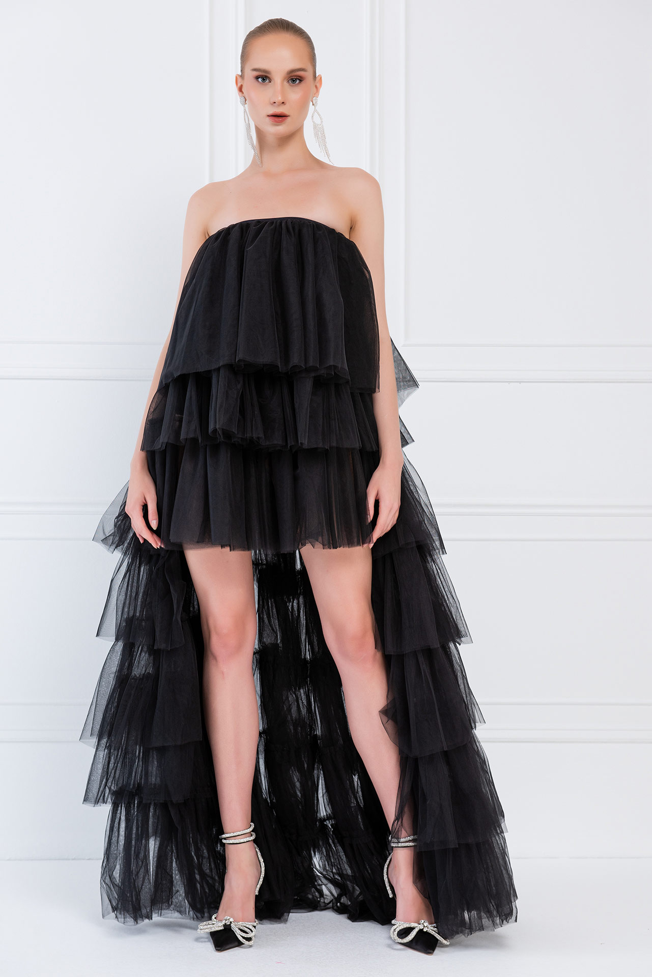 Siyah Önü Kısa Arkası Uzun Volanlı Tül Elbise