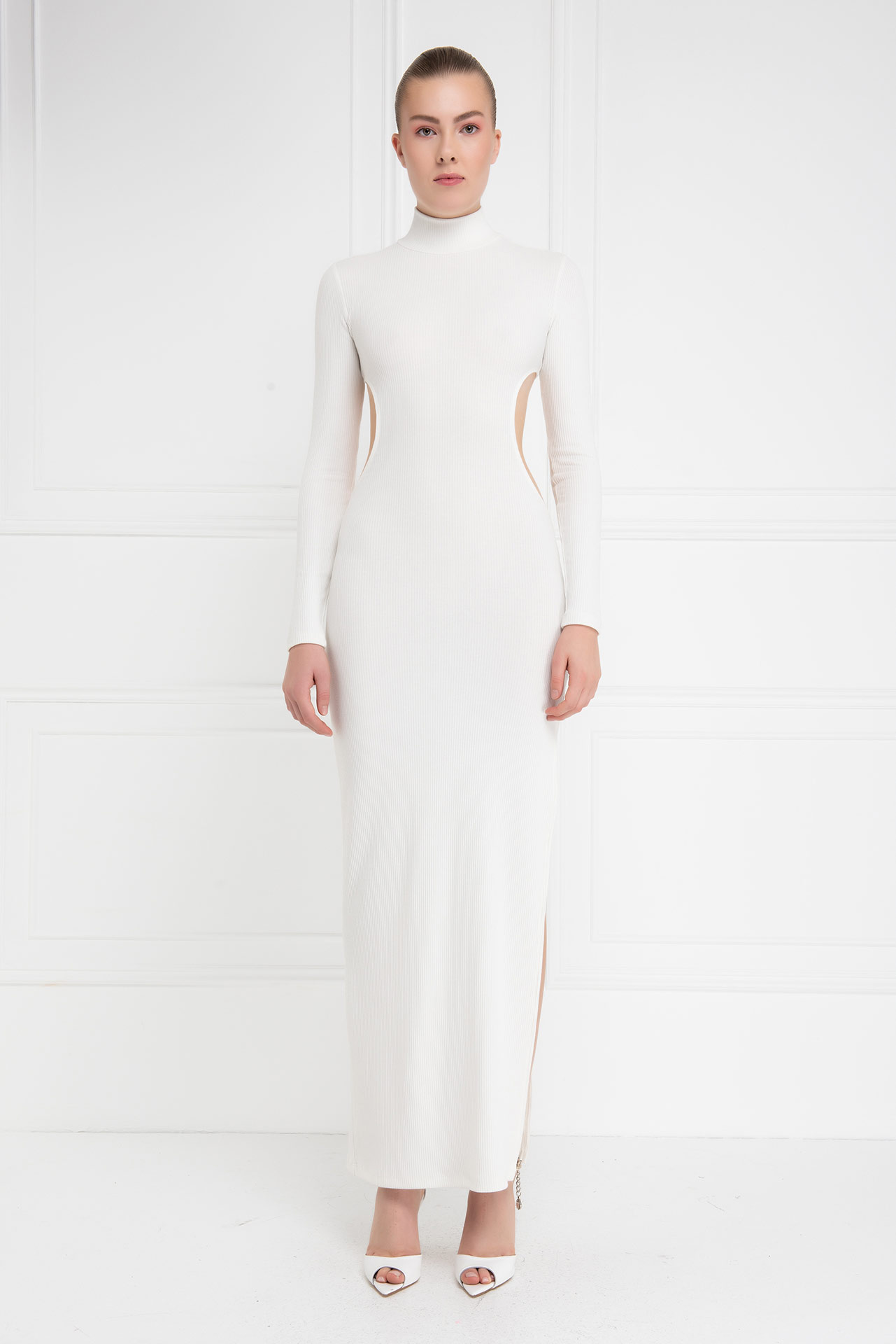 Off white Bel Dekolteli Yırtmaçlı Maxi Elbise