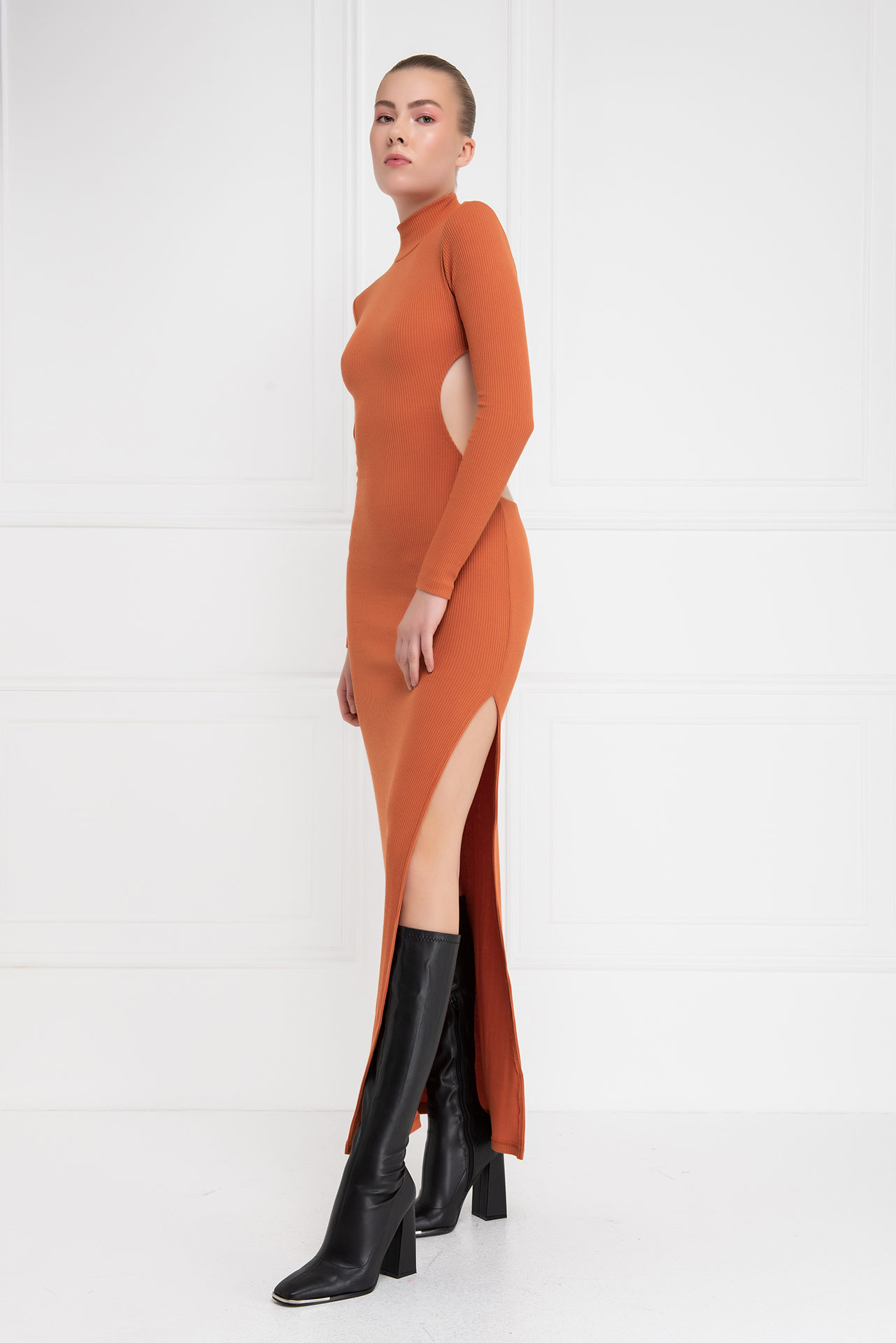 Ochre Bel Dekolteli Yırtmaçlı Maxi Elbise