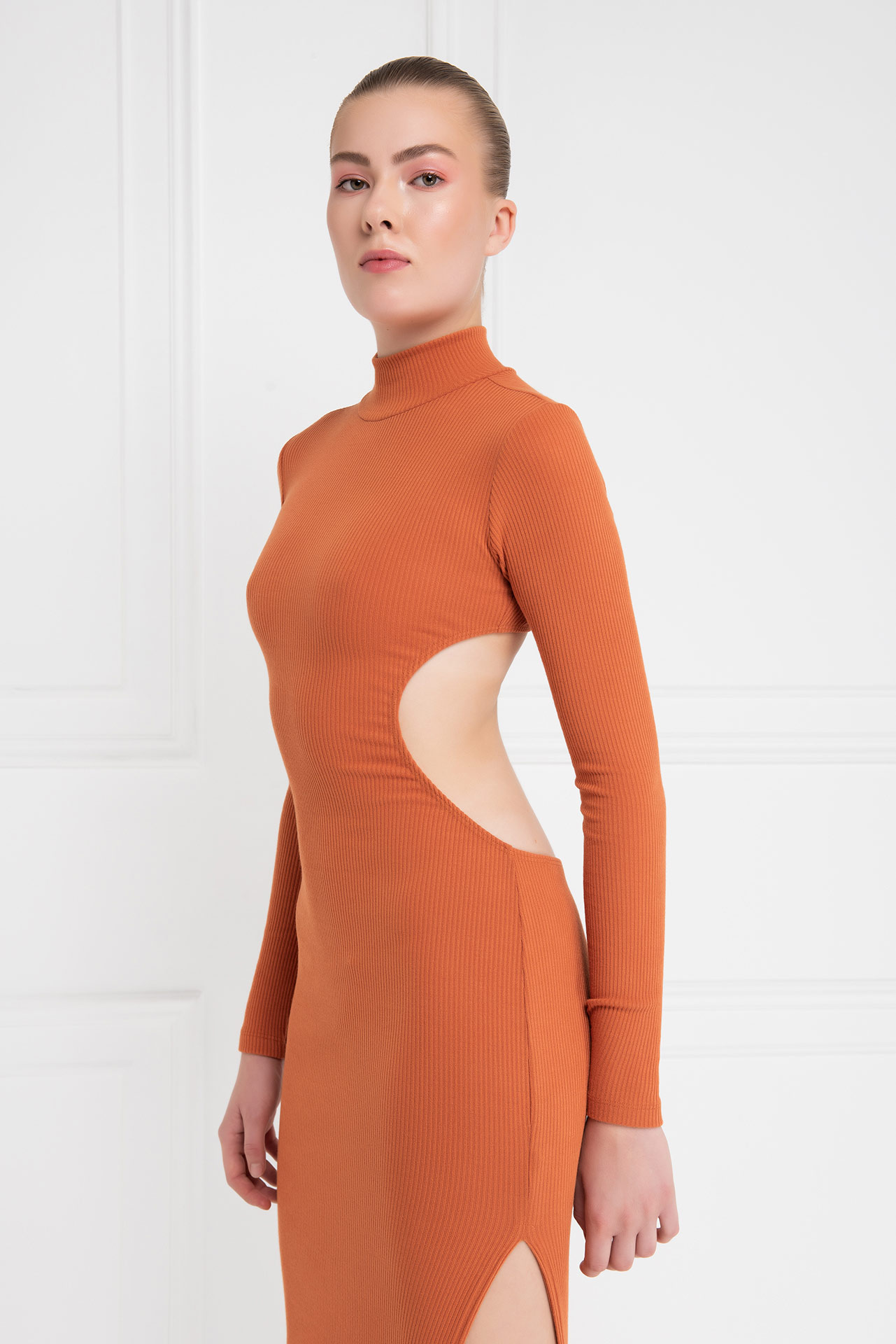 Ochre Bel Dekolteli Yırtmaçlı Maxi Elbise