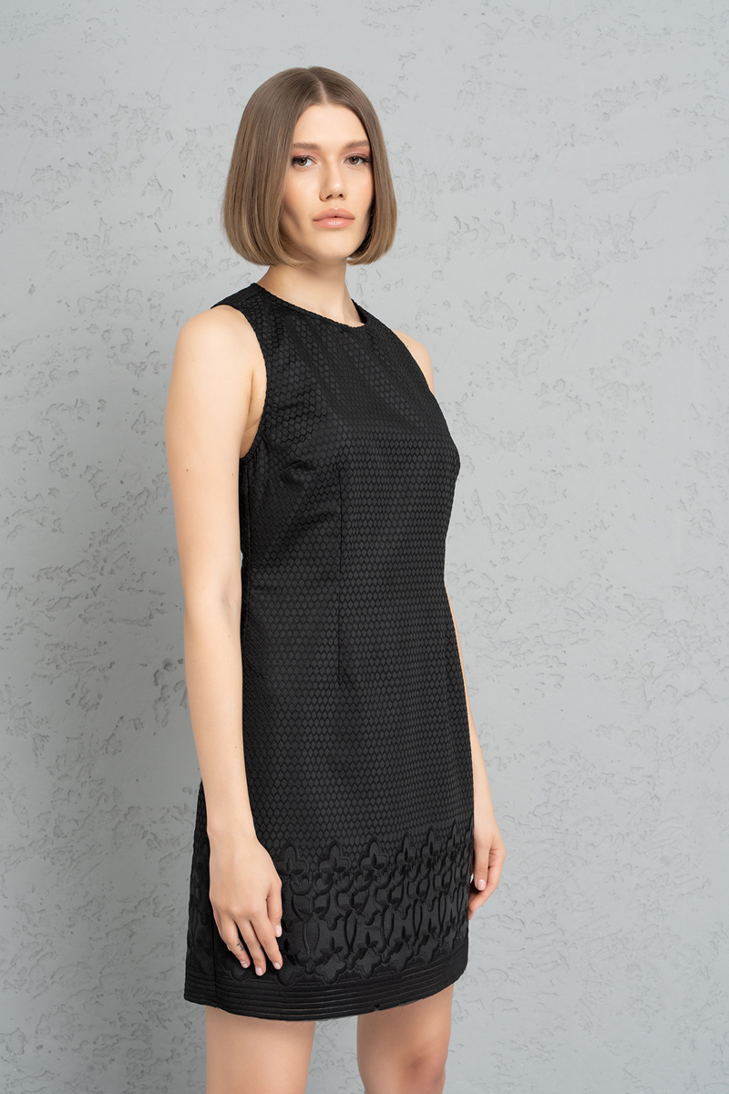 Siyah Kolsuz Mini Güpür Elbise