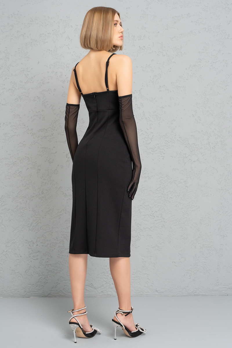 Siyah Yırtmaç Detaylı Eldivenli Elbise