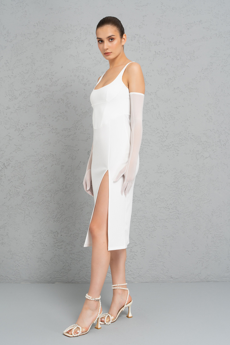 Off white Yırtmaç Detaylı Eldivenli Elbise