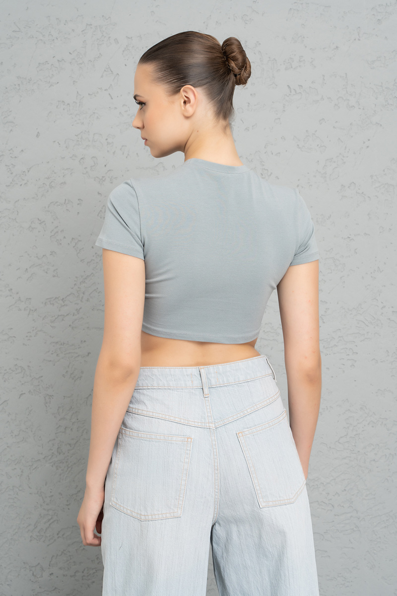 Kısa Kollu Açik Gri Crop Bluz