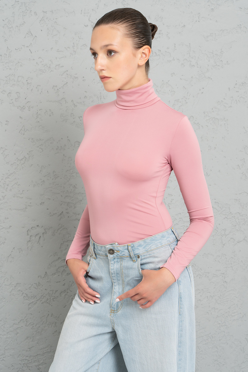 Uzun Kollu Dar Kesim Boğazlı Light Rose Bluz