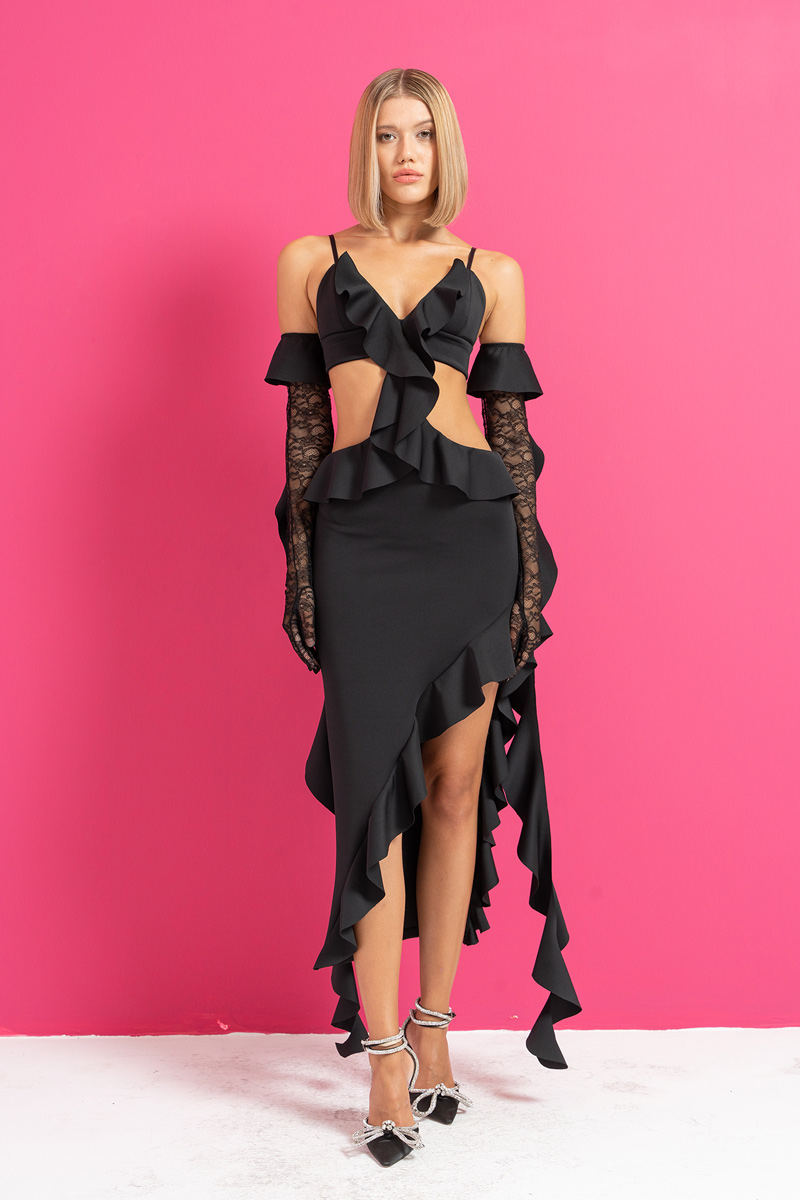 Siyah Dantel Eldivenli Askılı Volanlı Elbise