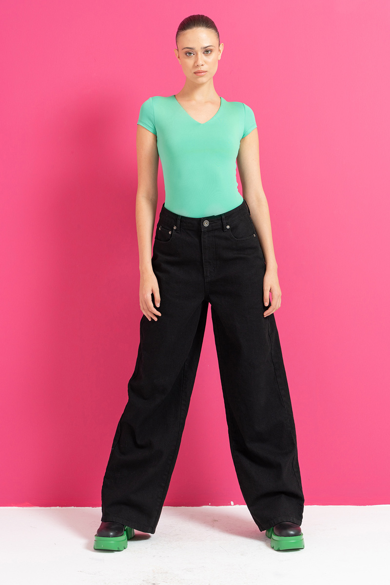 Basic V Neck Top in New Green