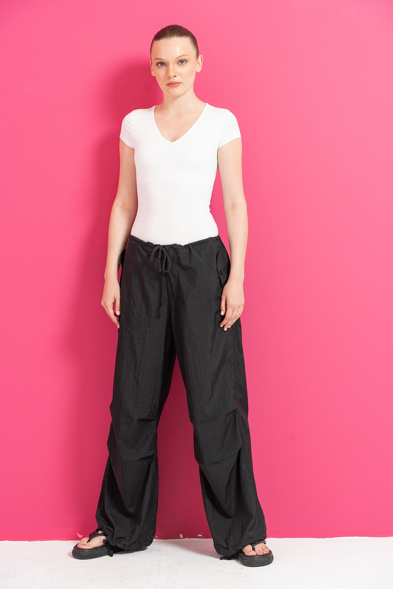 Siyah Bol Kesim Bağcıklı Pantolon