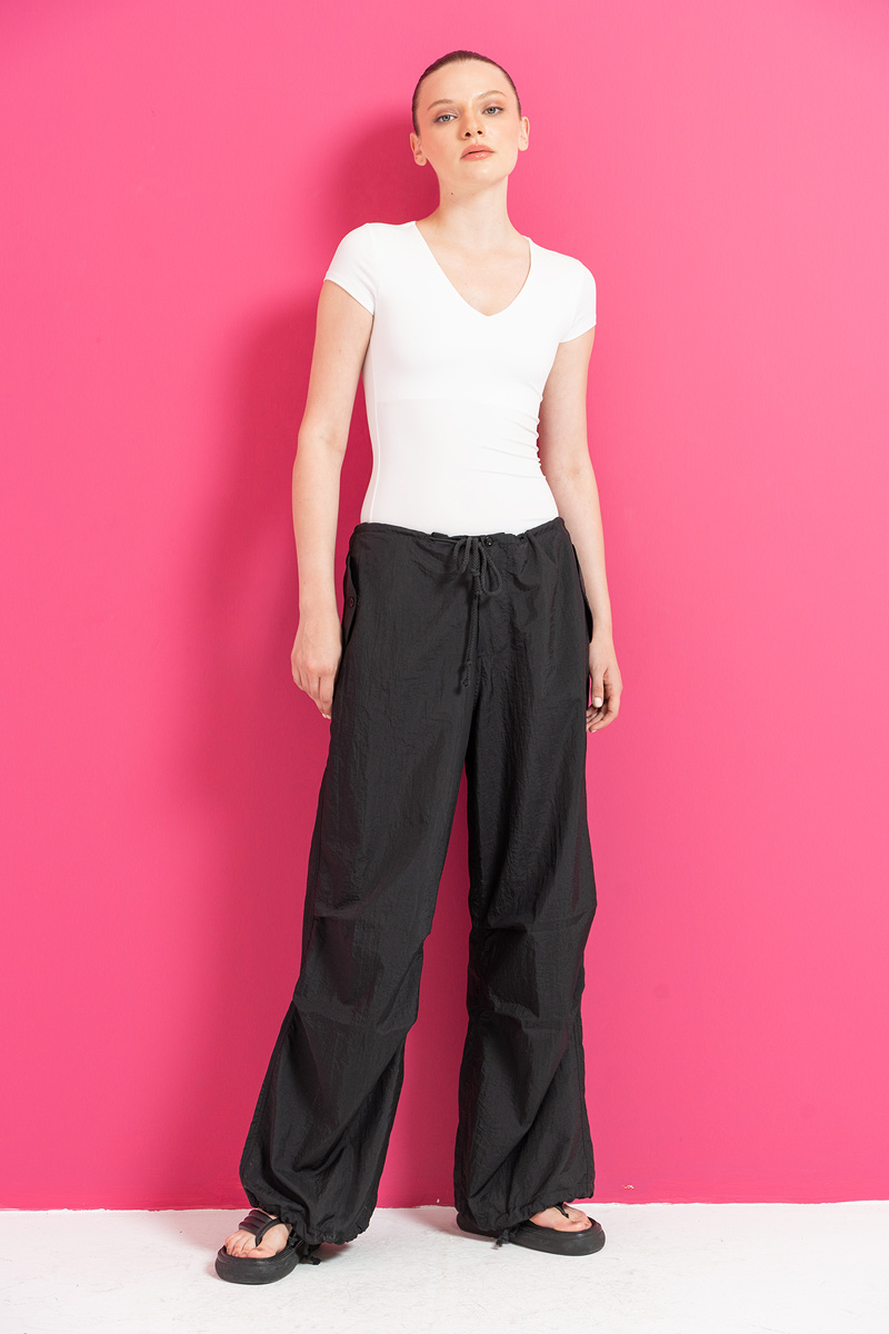 Siyah Bol Kesim Bağcıklı Pantolon