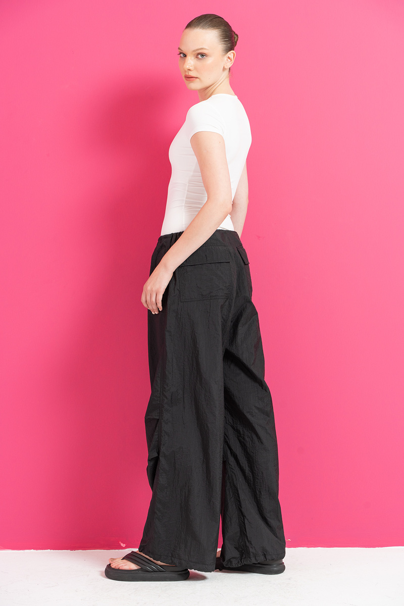 Siyah Bol Kesim Bağcıklı Pantolon