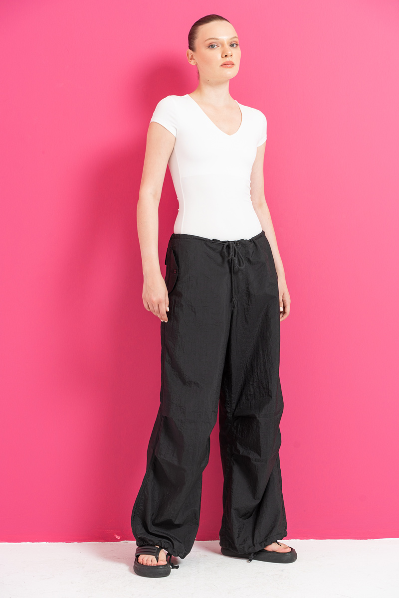 Siyah Bol Kesim Bağcıklı Pantolon