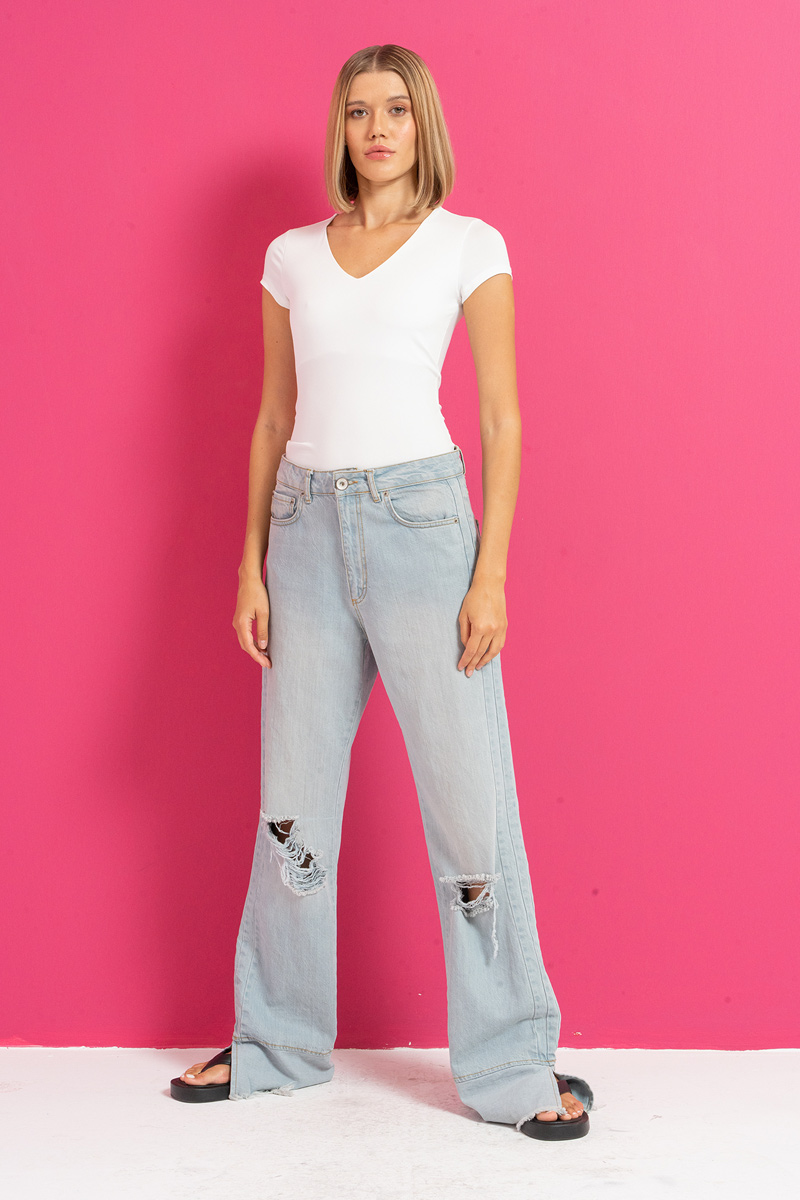 Basic V Neck Top in Offwhite