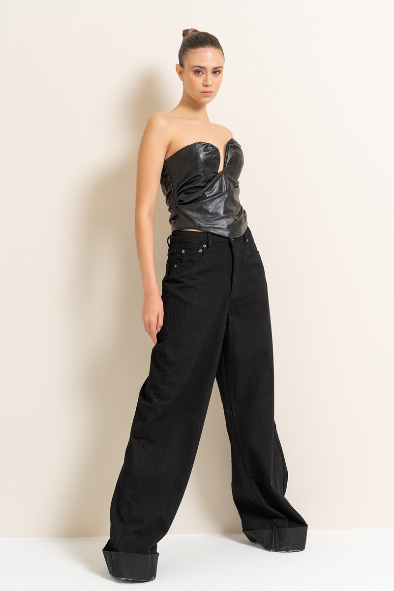 Black Loose-Fit Jeans