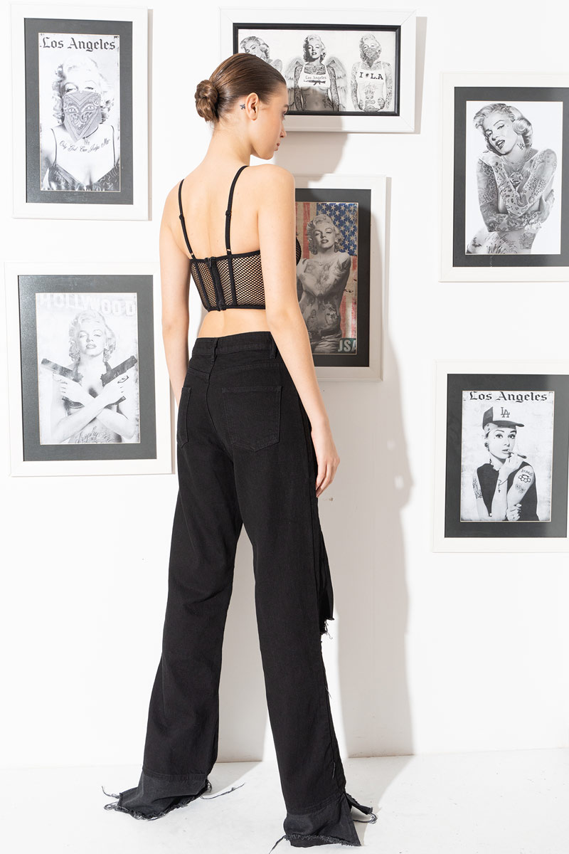 Siyah Paçası Yırtmaç Detaylı Kot Pantolon