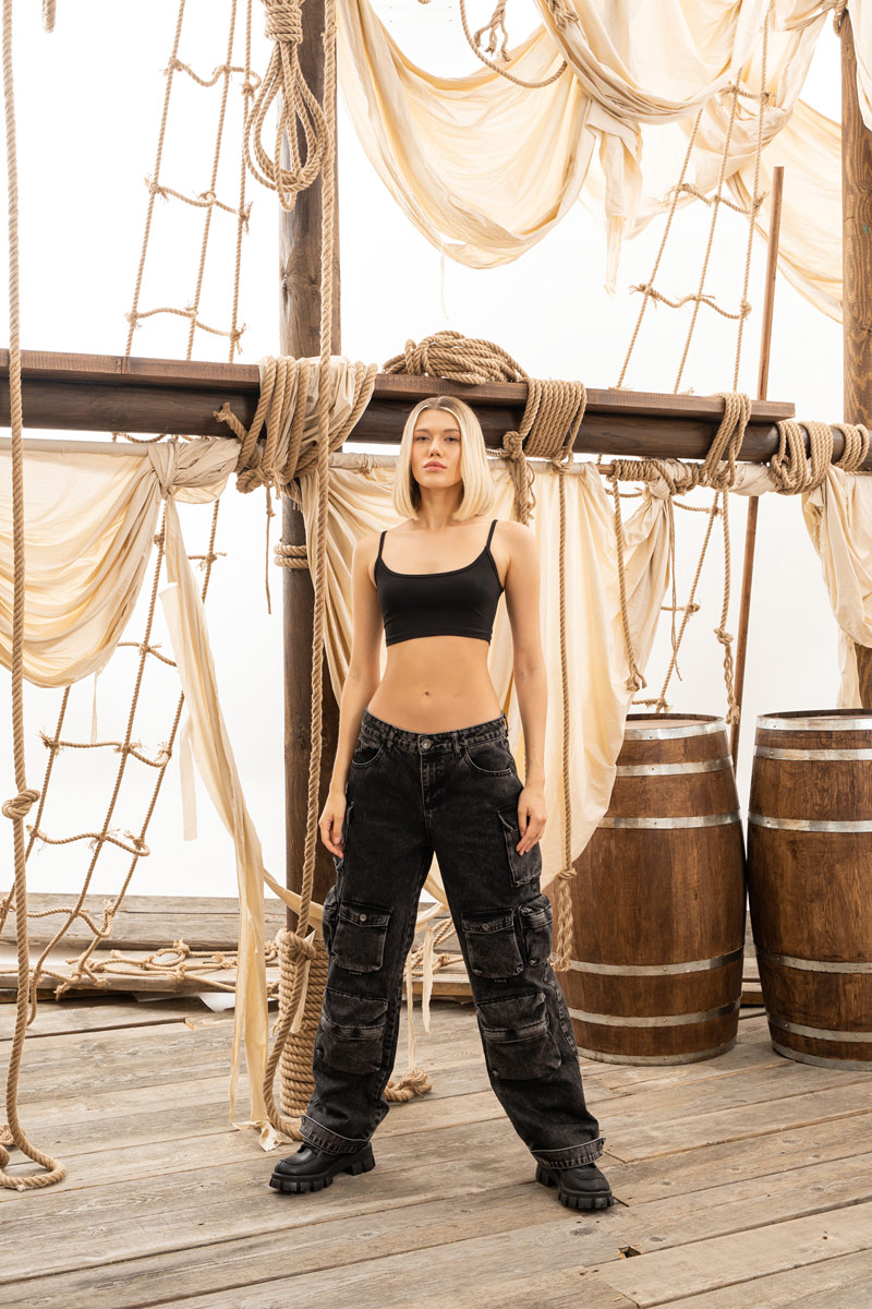 Black Crop Cami