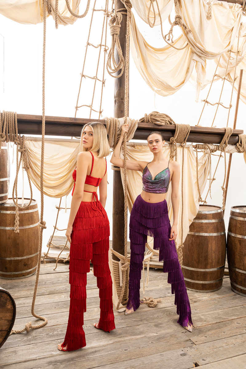 Kırmızı Saçaklı Pantolon