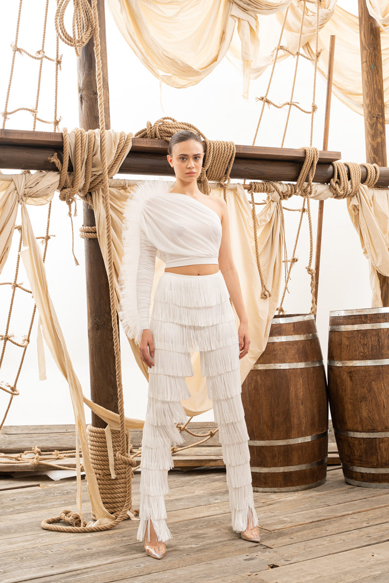 Off white Tek Kollu Fırfırlı Bluz