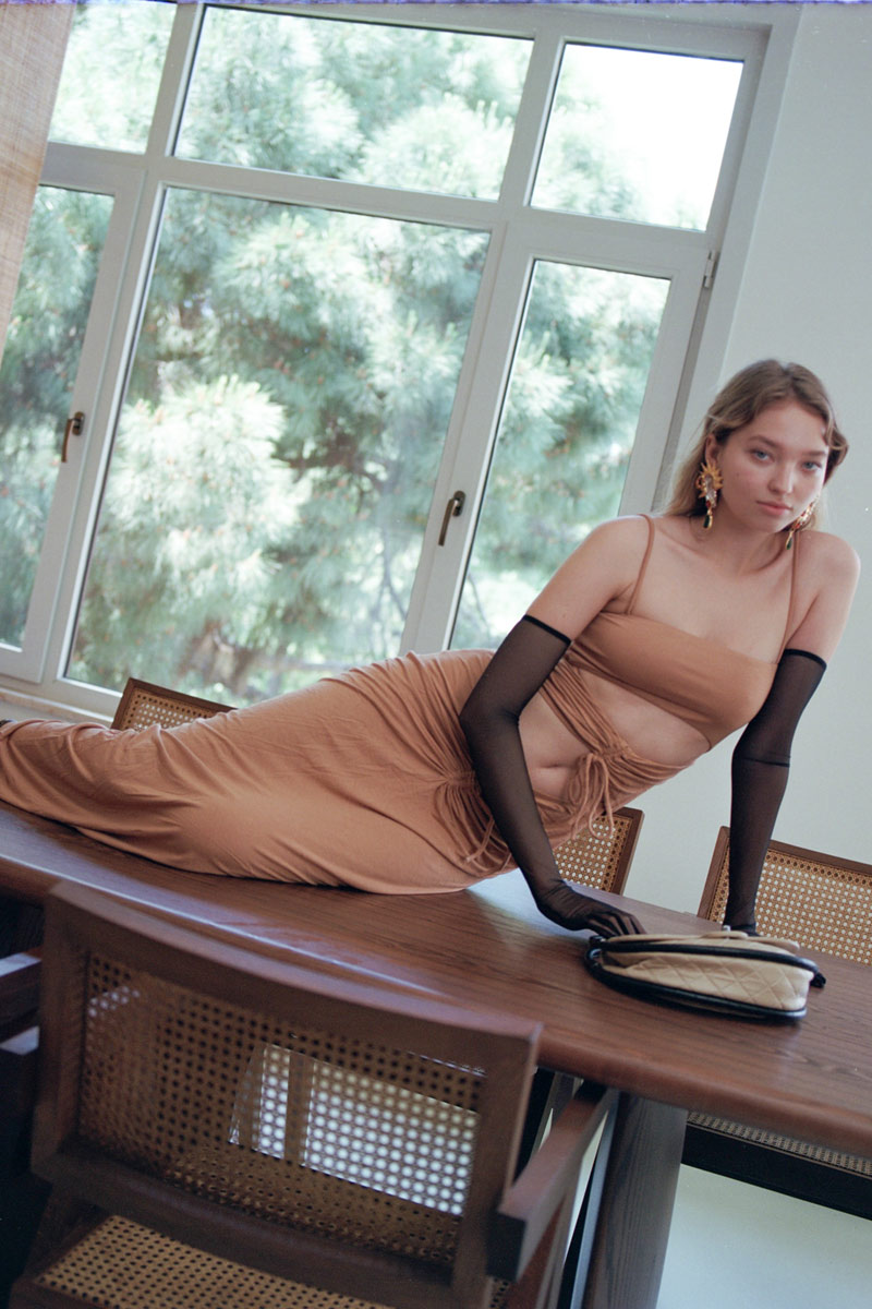 Moka Askılı Göbek Dekolteli Maxi Elbise