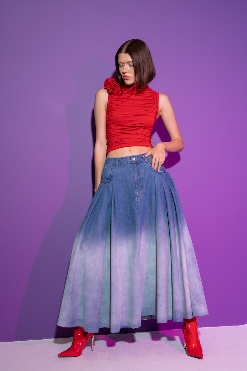 Kırmızı Gül Detaylı Büzgülü Bluz