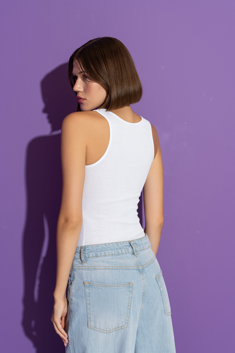 Round Neck Sleeveless White Blouse