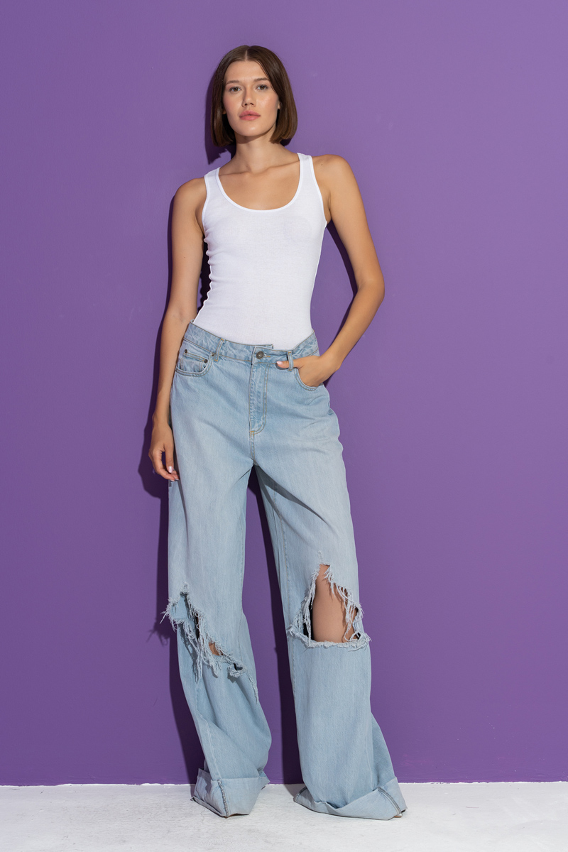Round Neck Sleeveless White Blouse