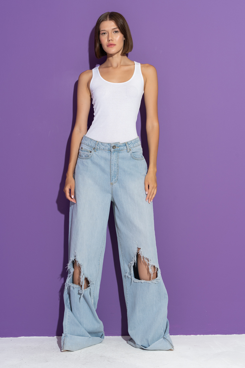 Round Neck Sleeveless White Blouse