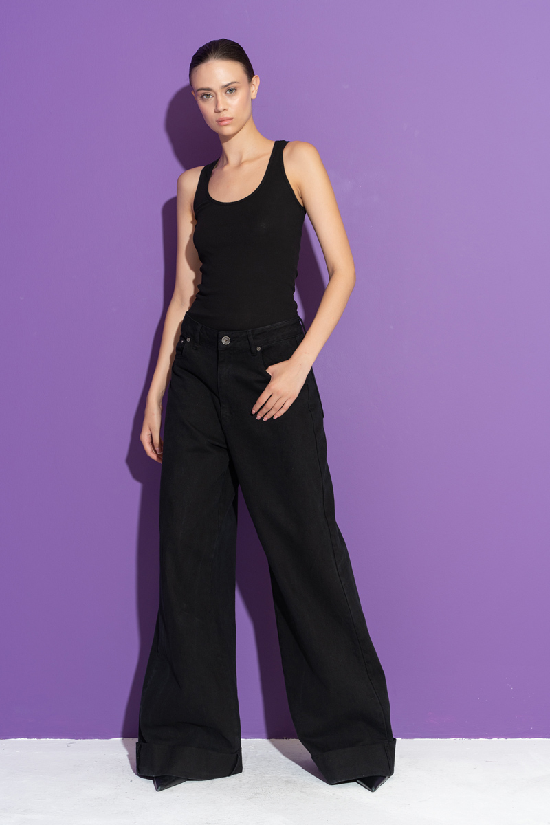 Round Neck Sleeveless Black Blouse