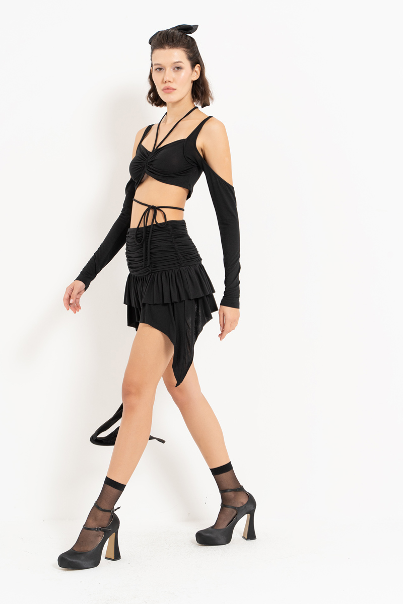 Siyah Biye Bağlamalı Crop Bluz & Büzgülü Etek Takım