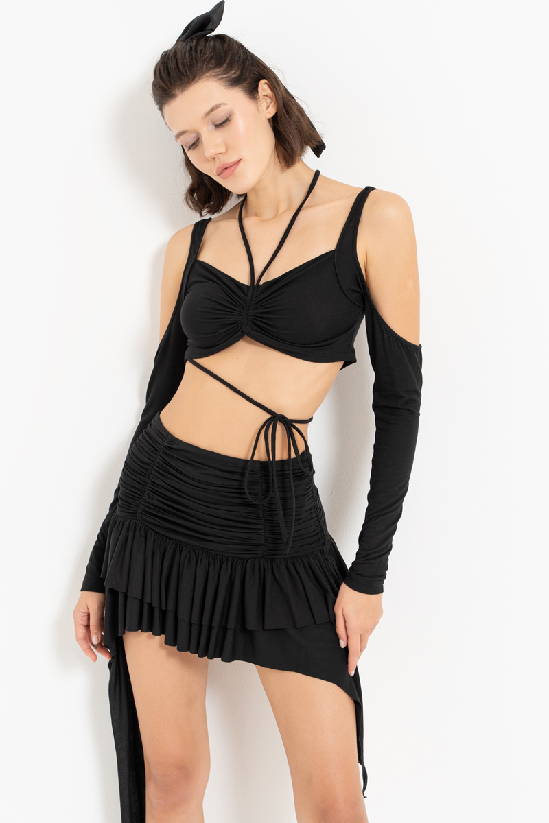 Siyah Biye Bağlamalı Crop Bluz & Büzgülü Etek Takım