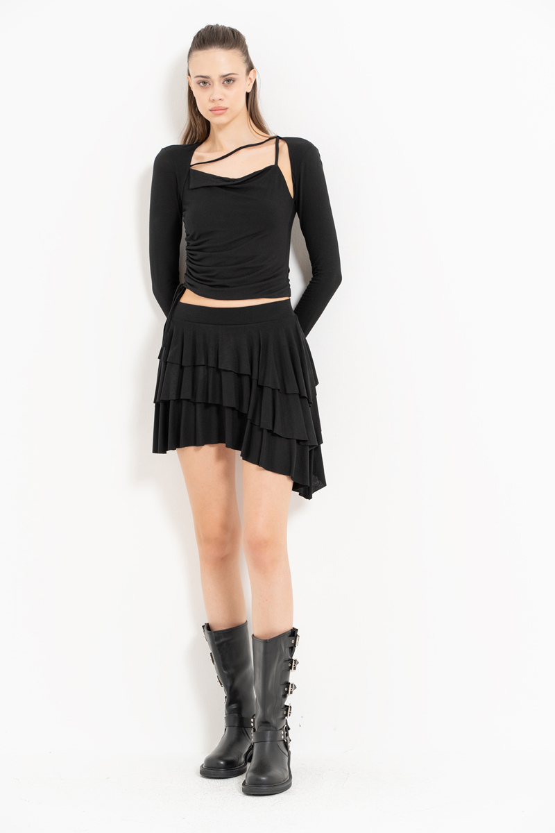 Siyah Askı Detaylı Uzun Kol Bluz & Mini Etek Takım