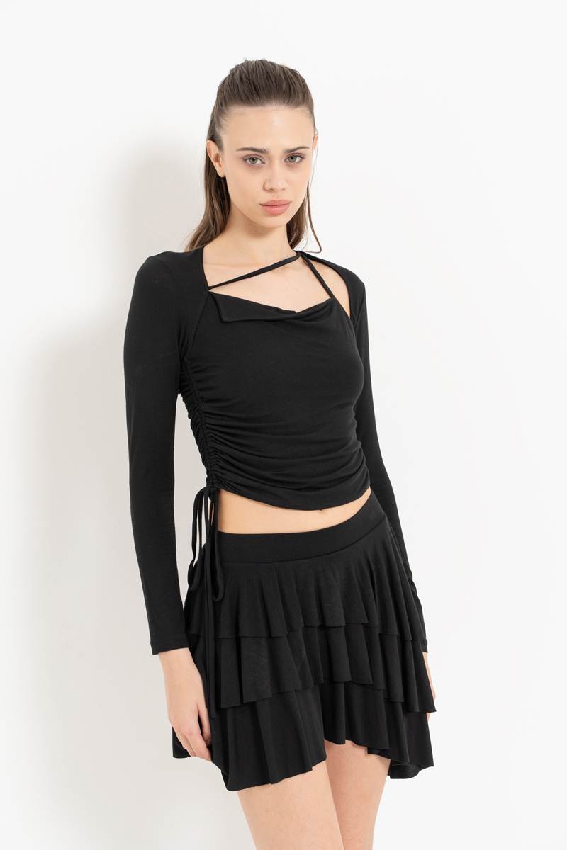 Siyah Askı Detaylı Uzun Kol Bluz & Mini Etek Takım