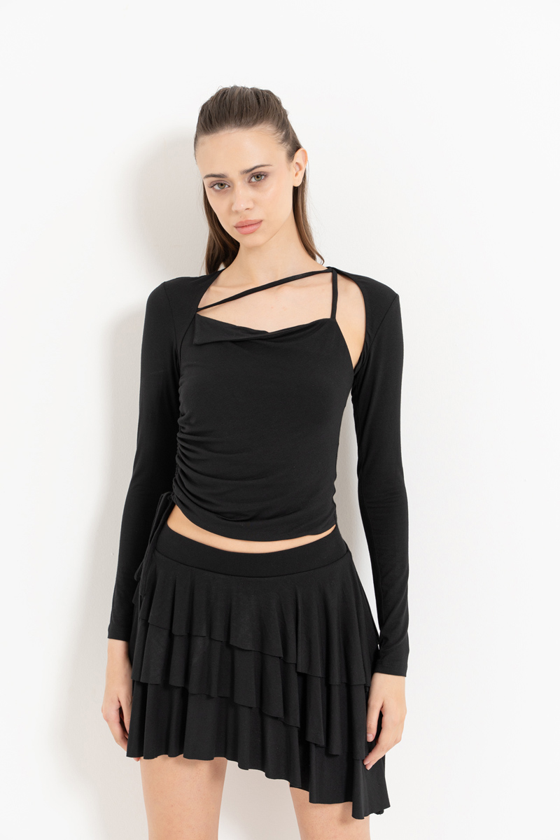 Siyah Askı Detaylı Uzun Kol Bluz & Mini Etek Takım