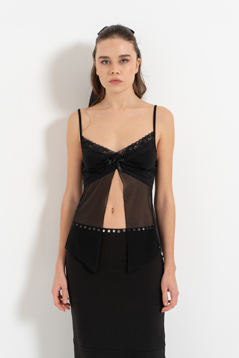 Siyah Askılı Dantelli Tül Bluz