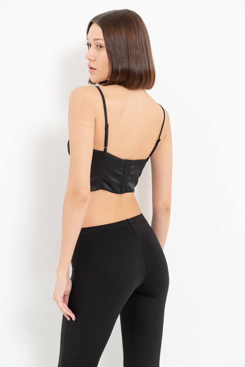 Siyah Bağcık Detaylı Askılı Büstiyer