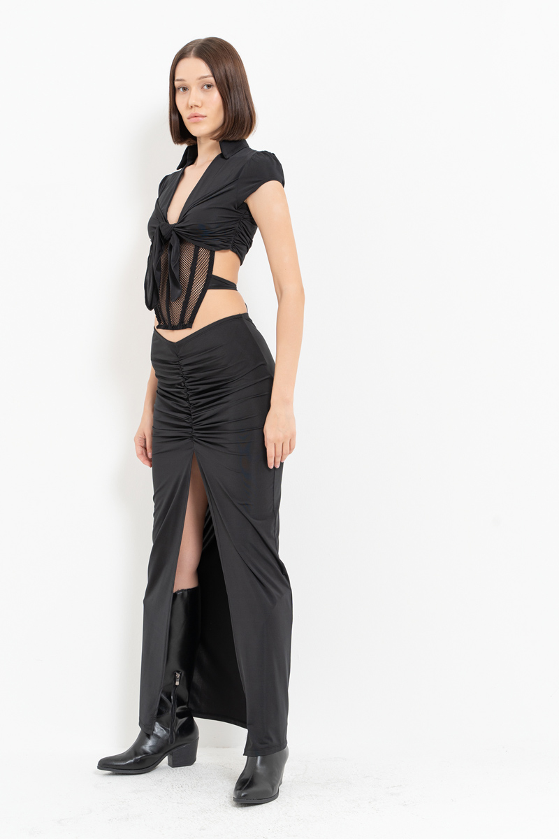Siyah Bağlamalı Crop Bluz & Yırtmaçlı Etek Takım