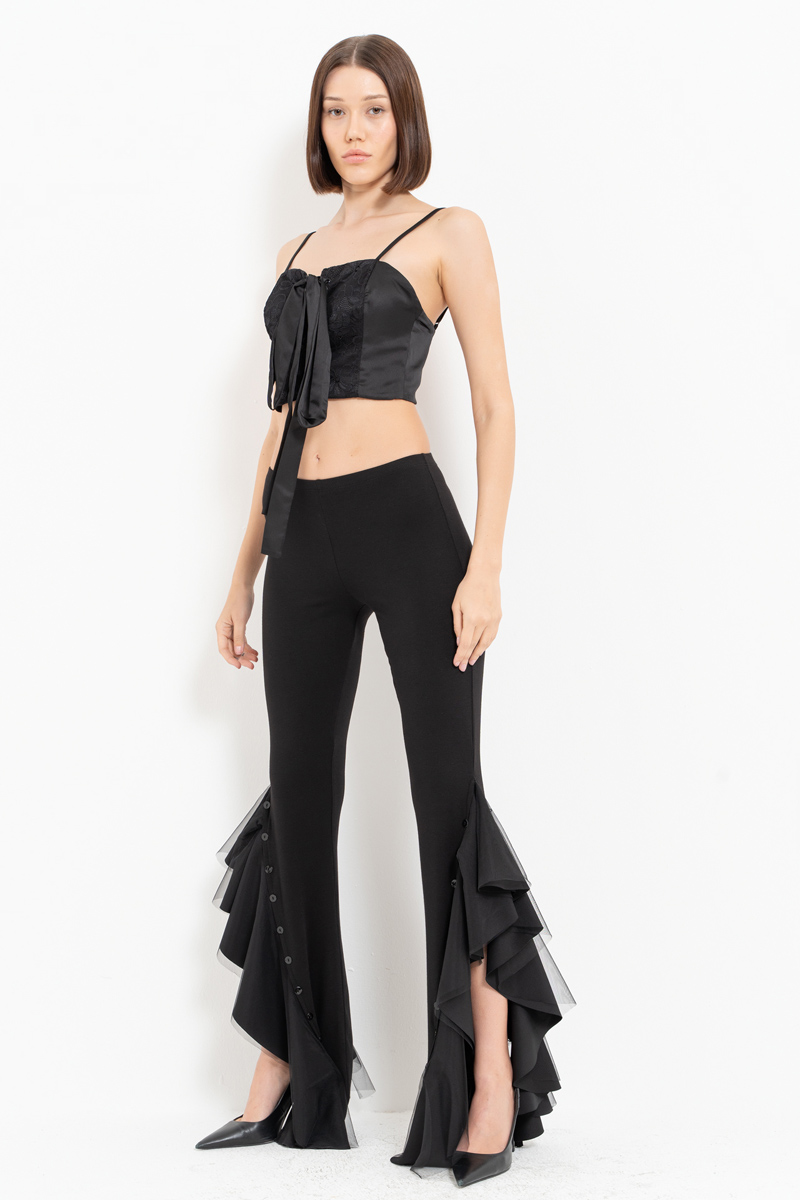 Siyah Paçası Düğme Detaylı Pantolon