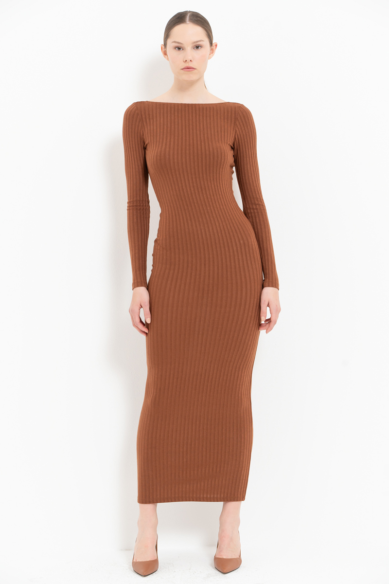 Kayık Yaka Sırt Dekolteli Taba Elbise