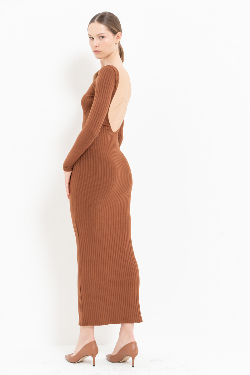 Kayık Yaka Sırt Dekolteli Taba Elbise