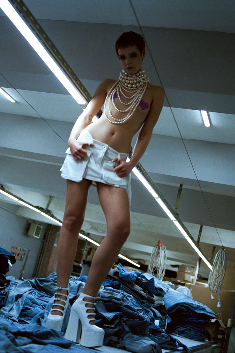 Off white Cep Detaylı Mini Kot Etek