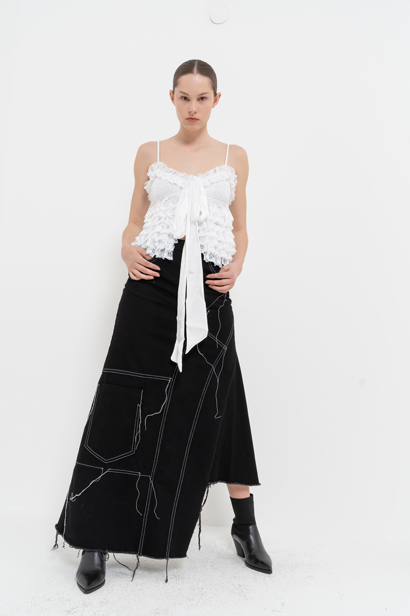 Siyah Parçalı Uzun Kot Etek