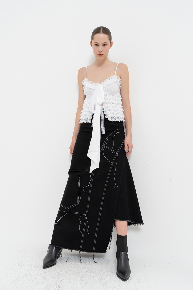 Siyah Parçalı Uzun Kot Etek