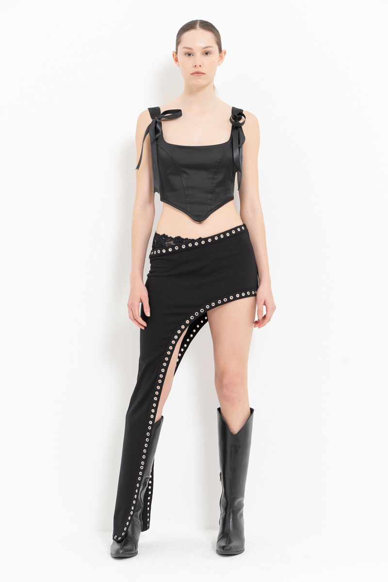 Siyah Kuşgözü Detaylı Mini Etek