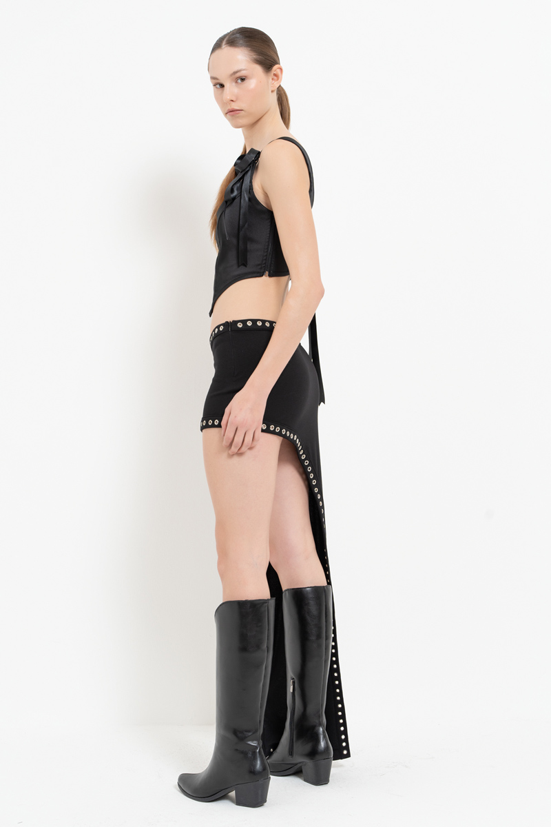 Siyah Kuşgözü Detaylı Mini Etek