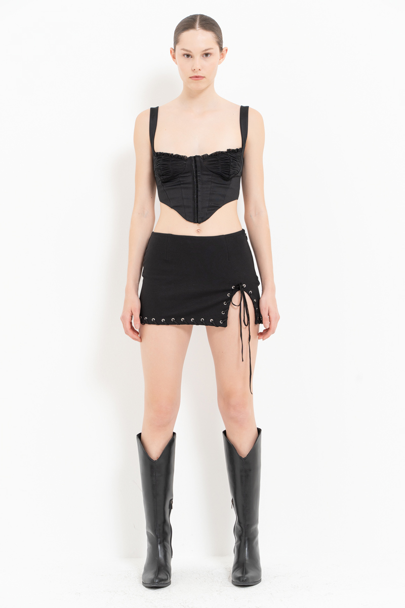 Siyah Kuşgözü Detaylı Mini Etek