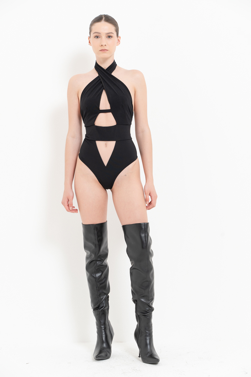 Siyah Sırt Dekolteli Pencereli Bodysuit